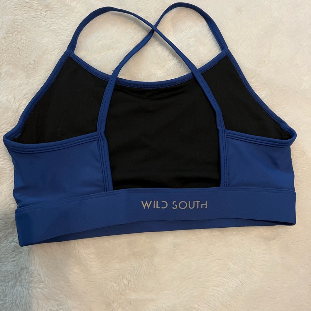 High neck sports bra.